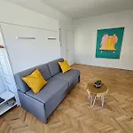The Door - Center, Terrace & Free Parking *