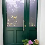 Апартаменты The Door - Center, Terrace & Free Parking