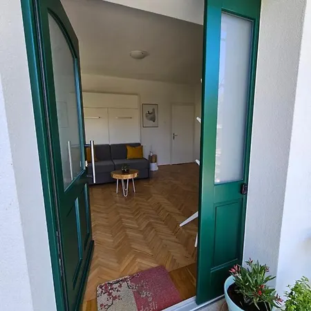 Apartman The Door - Center, Terrace & Free Parking Postojna