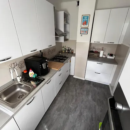 Apartman The Door - Center, Terrace & Free Parking Postojna