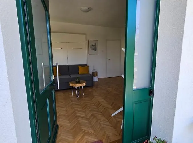 公寓 The Door 波斯托伊纳