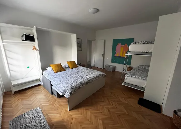 The Door 公寓 波斯托伊纳